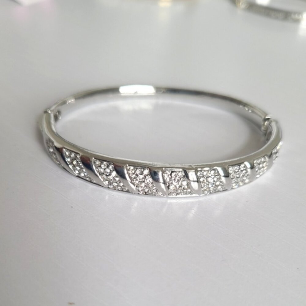 Silver Tone Elegant Evening Bridal Party Crystal Bangle Bracelet